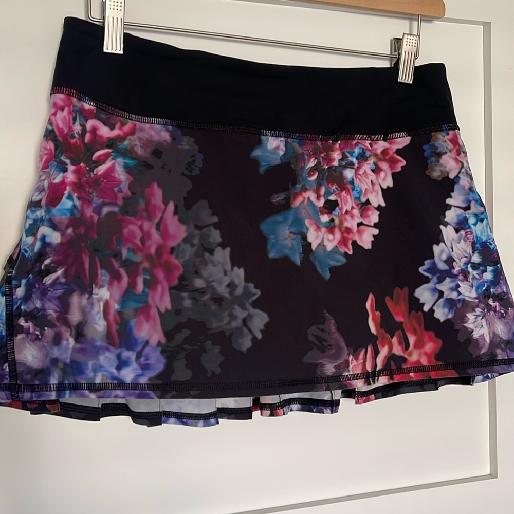 Lululemon Pacesetter Skirt/Skort- Spring Has Sprung - Size 8